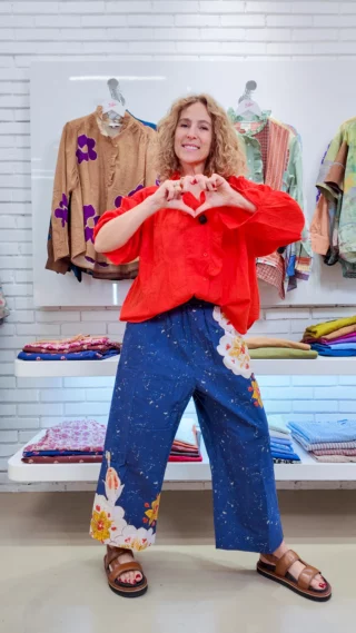 MERCI ♥️
#chemise 50€
#veste 90€
#pantalon 185€
Vivez l’expérience unique en vous abonnant à cet Instagram.
Découvrez la nouvelle collection en restant chez vous 🏠🛍️💕

Parcourez nos posts pour découvrir vos articles préférés et contacte-nous via la messagerie Instagram ou par téléphone au 01 45 48 89 18. Nous nous ferons un plaisir de répondre à toutes vos questions.
(Paiement sécurisé et livraison dans le monde entier 🌎)