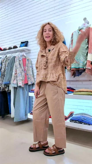 BALADE CHEZ BIBA 🥳
#chemise 205€
#pantalon 55€
Vivez l’expérience unique en vous abonnant à cet Instagram.
Découvrez la nouvelle collection en restant chez vous 🏠🛍️💕

Parcourez nos posts pour découvrir vos articles préférés et contacte-nous via la messagerie Instagram ou par téléphone au 01 45 48 89 18. Nous nous ferons un plaisir de répondre à toutes vos questions.
(Paiement sécurisé et livraison dans le monde entier 🌎)