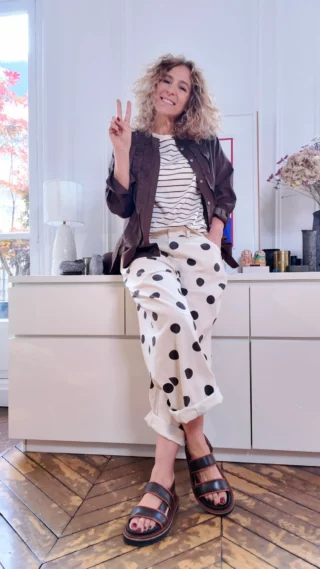 VIVE LES FEMMES 😉♥️
#pantalon 60€
#teeshirt 40€
#chemise 150€
Vivez l’expérience unique en vous abonnant à cet Instagram.
Découvrez la nouvelle collection en restant chez vous 🏠🛍️💕

Parcourez nos posts pour découvrir vos articles préférés et contacte-nous via la messagerie Instagram ou par téléphone au 01 45 48 89 18. Nous nous ferons un plaisir de répondre à toutes vos questions.
(Paiement sécurisé et livraison dans le monde entier 🌎)
