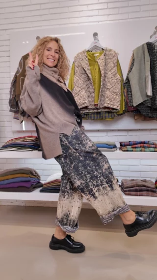 PAS GENTILLE 😂❤️
#pantalon 195€
#pull 330€
#manteau 250€
#foulard 100€
 Vivez l’expérience unique en vous abonnant à cet Instagram.
Découvrez la nouvelle collection en restant chez vous 🏠🛍️💕

Parcourez nos posts pour découvrir vos articles préférés et contacte-nous via la messagerie Instagram ou par téléphone au 01 45 48 89 18. Nous nous ferons un plaisir de répondre à toutes vos questions.
(Paiement sécurisé et livraison dans le monde entier 🌎)

BIBA
18 rue de Sèvres 75007 Paris
Métro Sèvres-Babylone
Du lundi au samedi
de 10H30 à 19H

À très vite,
Toute l’équipe Biba